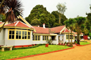 Гостиница KSTDC Hotel Mayura Sudarshan ,Ooty  Ути